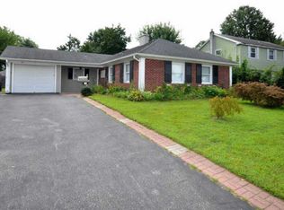 20 Pennant Ln, Willingboro, NJ 08046