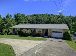 4156 Lower Falls Rd, Saint Albans, WV 25177