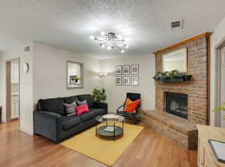 525 Essex Pl, Euless, TX 76039
