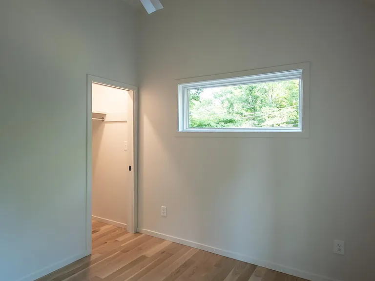297 Morton Ave #BACK HOUSE — Photo 29