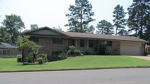 1st image of 2903 Camelot Dr