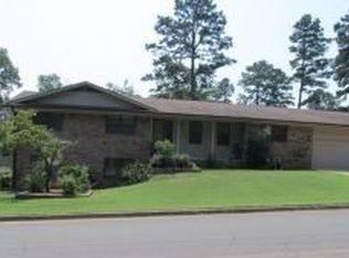 2903 Camelot Dr, Russellville, AR 72801