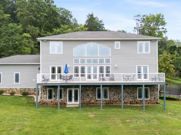 1136 Heavens View Dr, Forest, VA 24551