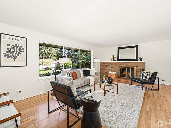3rd image of 18039 Burke Avenue N