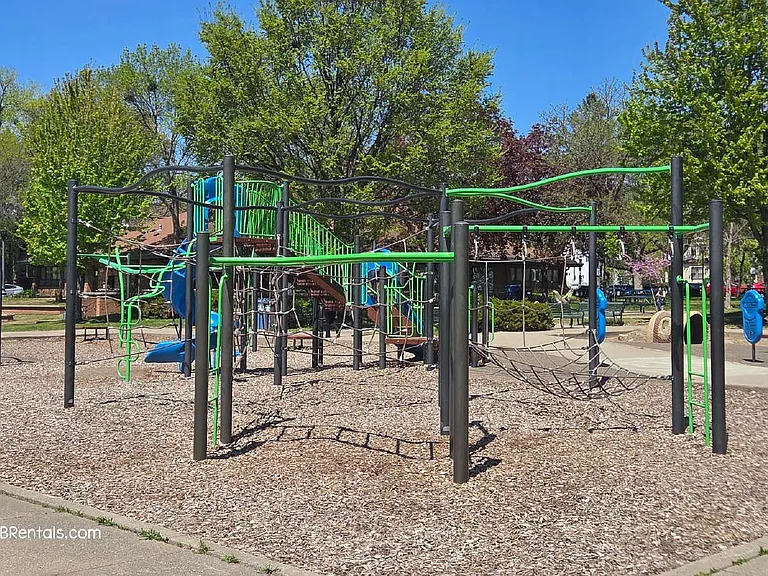 3141 Aldrich Ave S — Photo 17
