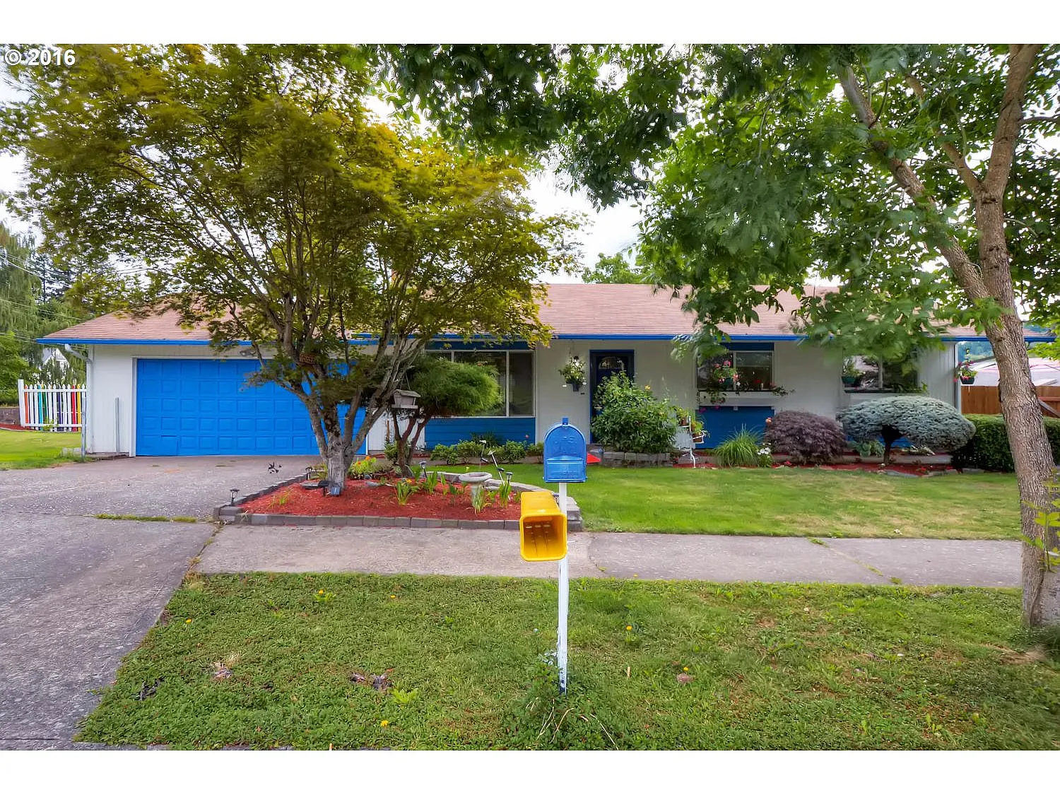 34 SW Wallula Ave photo 1
