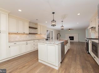 395 Hemlock Ln, Springfield, PA 19064