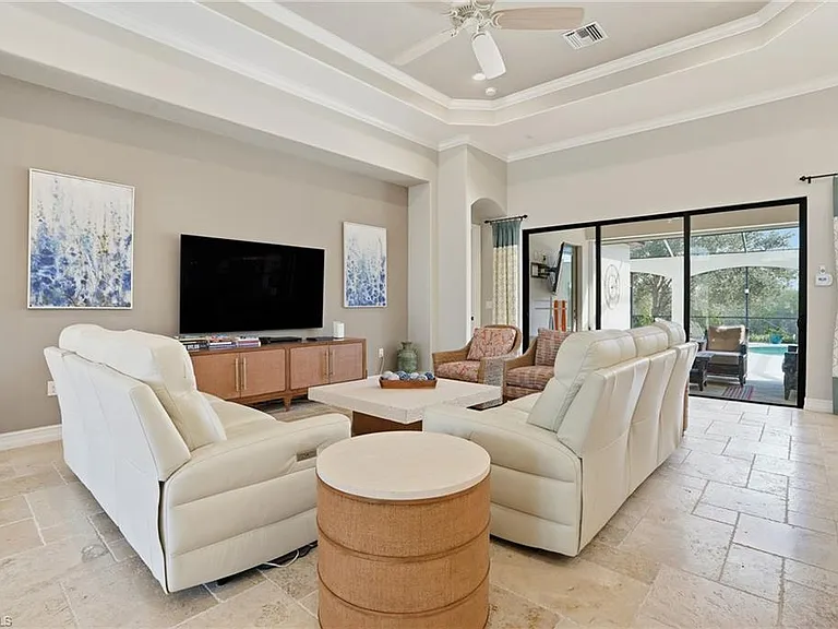 3328 Runaway Ln — Photo 7