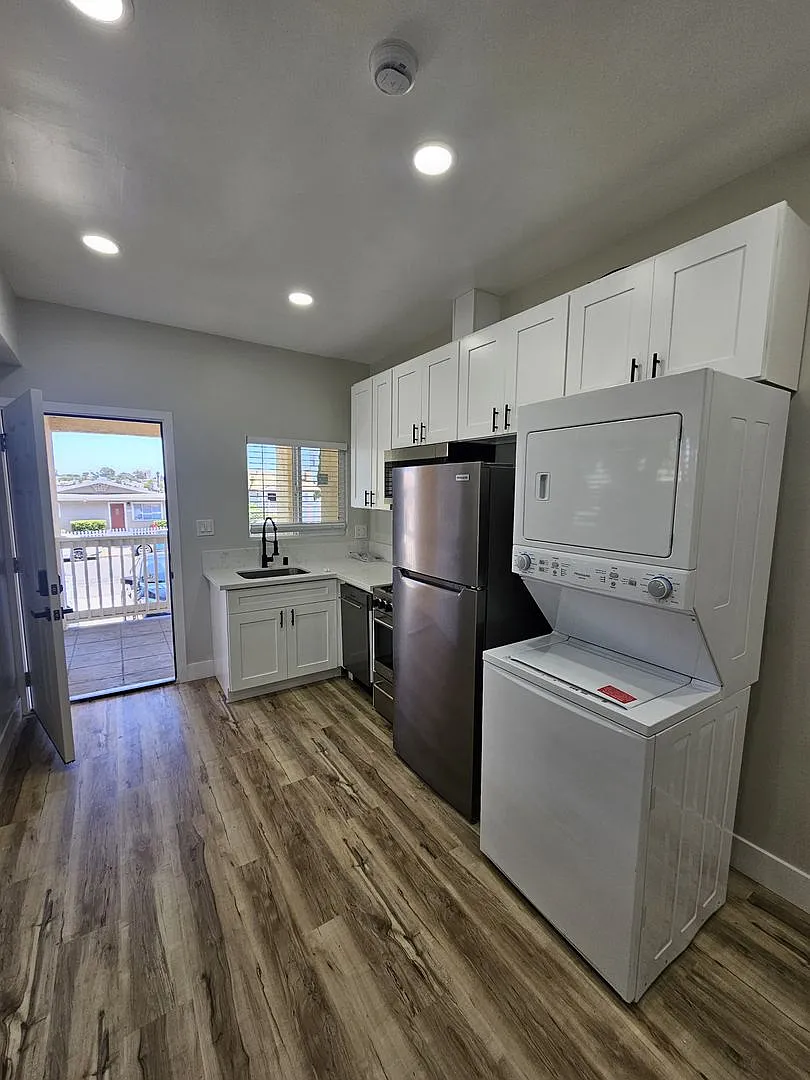 4136 Georgia Street — Photo 2