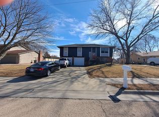 2741 SE Lakeshore Blvd, Topeka, KS 66605