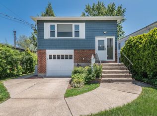 14 Marwood Rd S, Port Washington, NY 11050