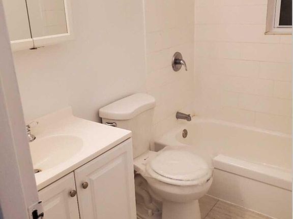 3rd image of 250 Main St APT 5
