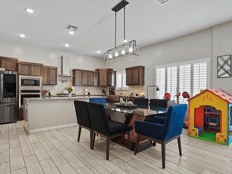 13677 Baja Vista Ct — Photo 5