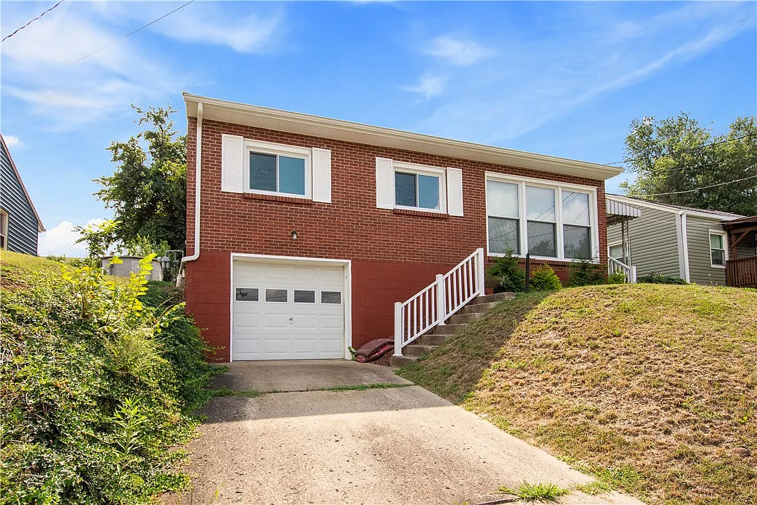 120 Phillips St photo 1