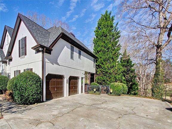 2nd image of 5024 Chapel Lake Cir