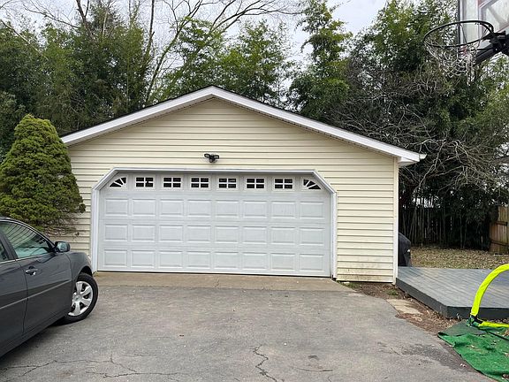 4th image of 2030 Dewey Dr