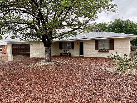 4th image of 3221 Fairway Dr