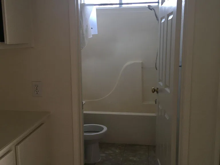2100 Glenwood Ave — Photo 3