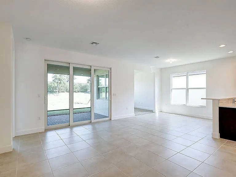 13549 SW Oceanus Blvd — Photo 7