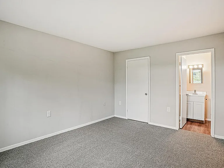 Meadow Creek Apartments — Photo 11