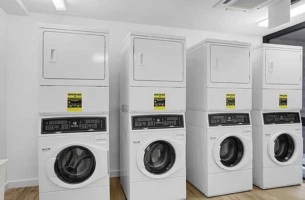 Rented by REZI | media 9