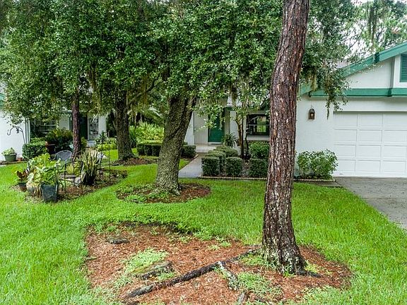 5th image of 110 Woodridge Cir