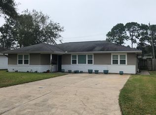 2901 Azalea Ln, Groves, TX 77619