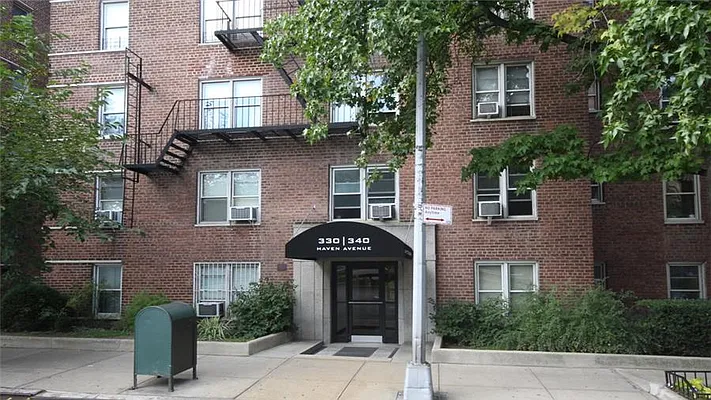 Sold by Fenwick Keats Real Estate | media 14