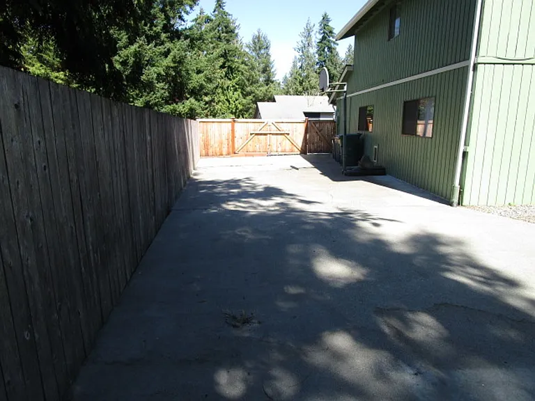 1009 Chippewa St — Photo 17