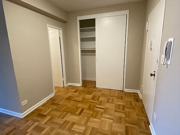4th image of 305 E 86th St #6AE