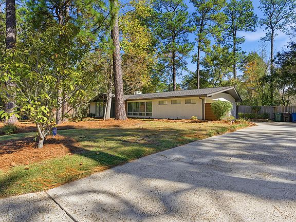 5th image of 602 Longwood Ct
