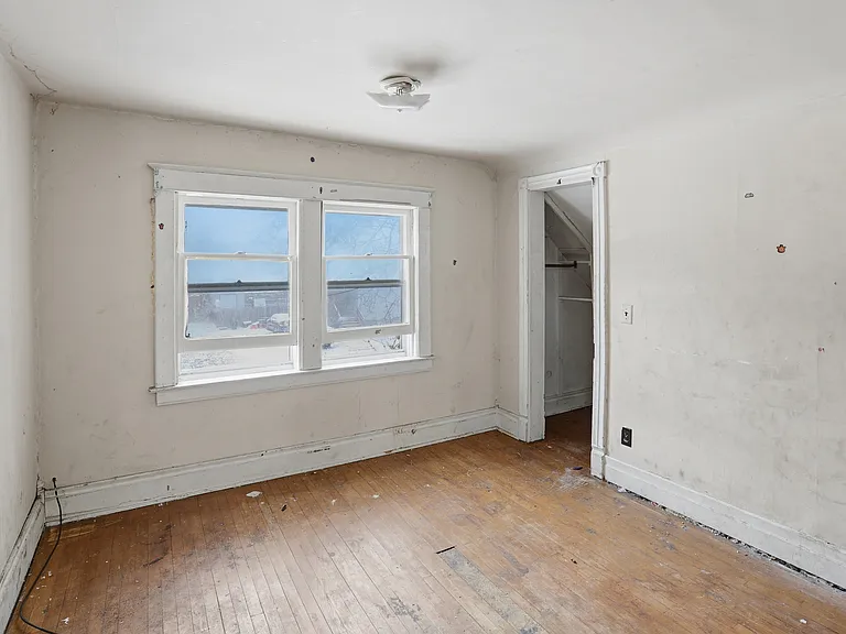 2310 Jerome St — Photo 9