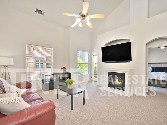3rd image of 1313 Vessona Cir