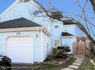 10 Irving Ct, Freehold, NJ