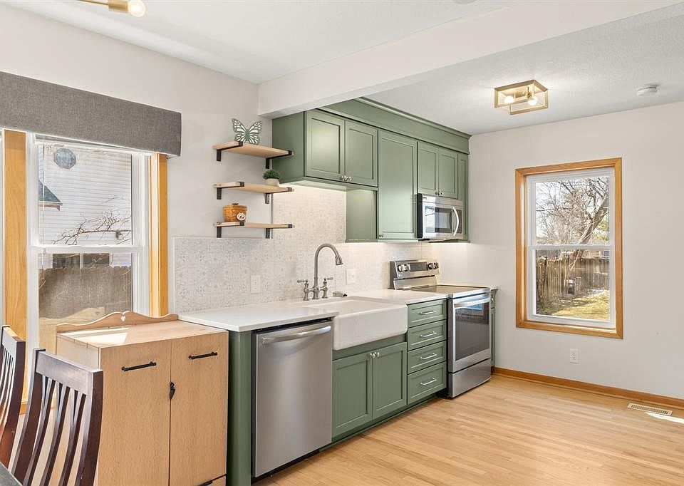 1st image of 3116 52nd St