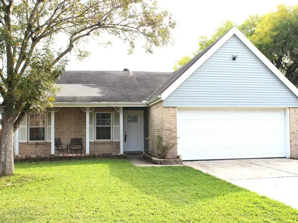 805 Willow Creek Dr, La Porte, TX 77571