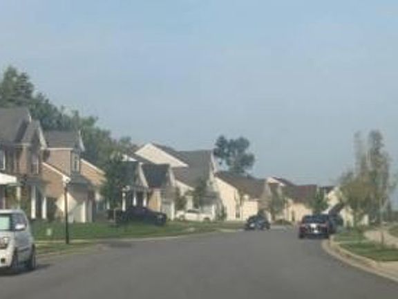 Exterior Neighborhood (street photo)