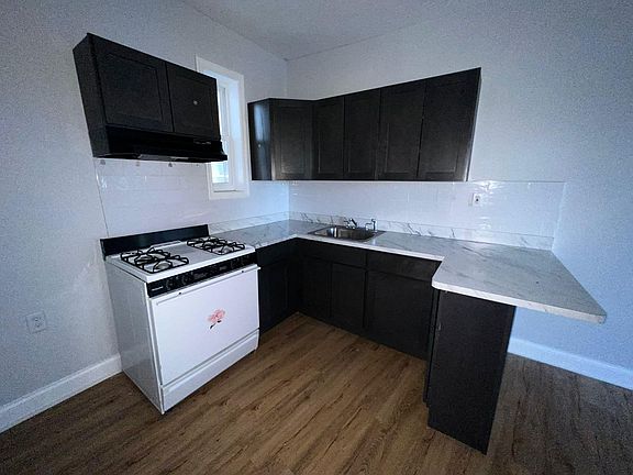 2nd image of 252 Mount Prospect Ave #107