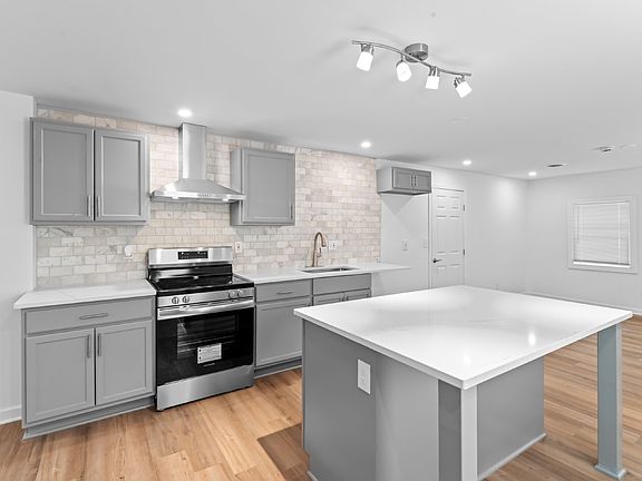 2nd image of 815 Kickapoo St