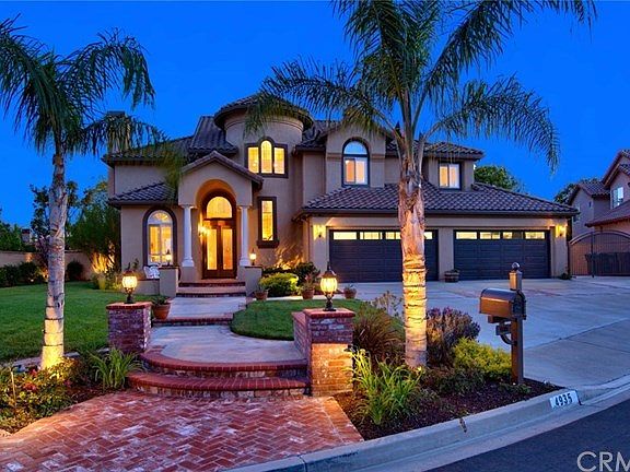 3rd image of 4935 Fairwood Cir