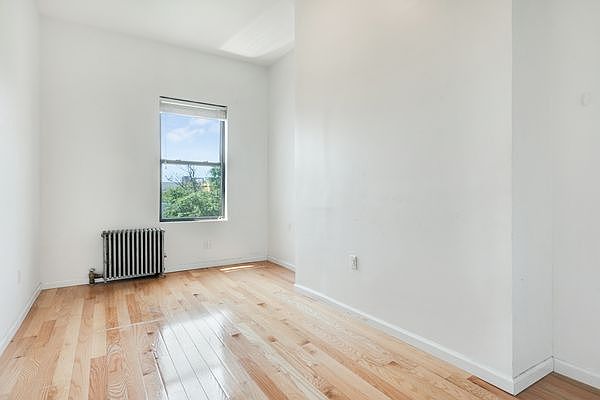 1st image of 174 Wyckoff Ave APT 2R