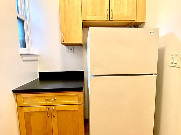 5th image of 408 E 83rd St APT 3C