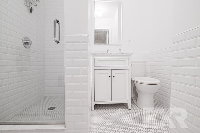 1st image of 526 W 111th St APT 2A