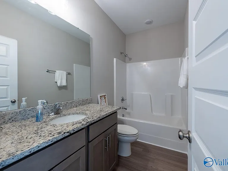 106 Elaina Grey Ct — Photo 17
