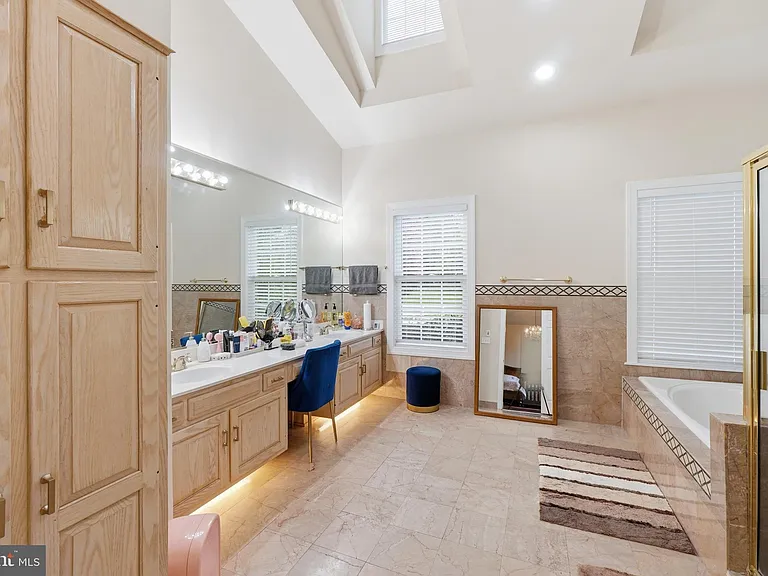 13010 Boswell Ct — Photo 13