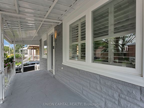 4th image of 81 Maybourne Ave