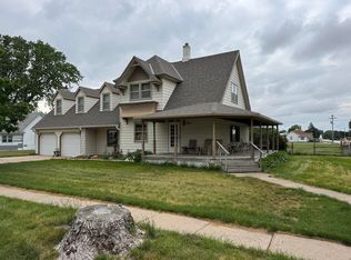 303 W Mariel St, Bladen, NE 68928