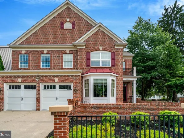 5815 Falls Gate Ct, Falls Church, VA 22041