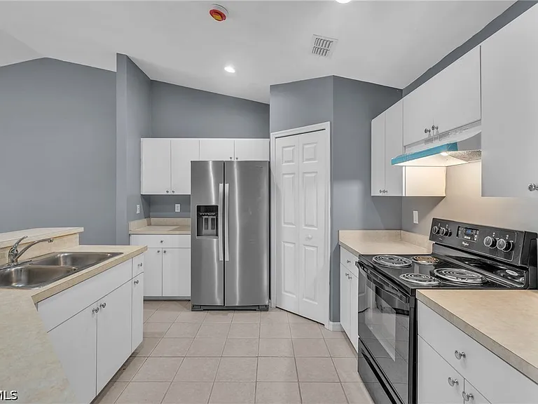 1245 SE 6th St — Photo 12