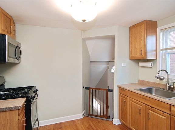 4th image of 3707 S 59th Ave